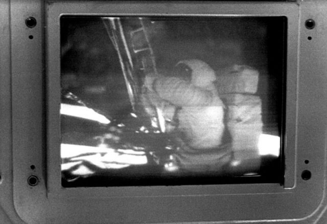 Apollo 11 moonwalk unconverted slow-scan television image, before conversion to NTSC. Photo taken at Honeysuckle Creek tracking station (Australia).