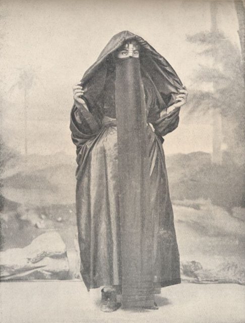 Coptic Christian woman wearing a veil (1918)