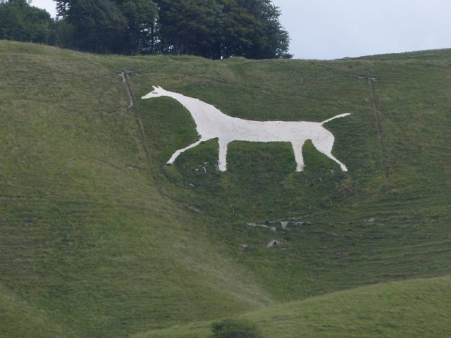 Cherhill White Horse. Photo by: Schildiecom CC BY-SA 4.0