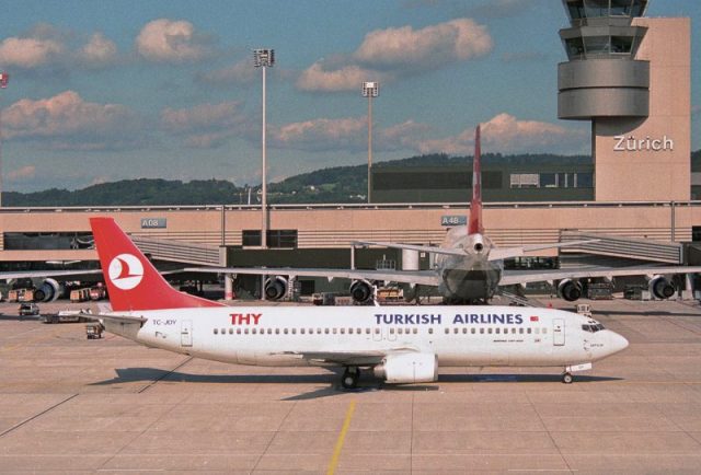Turkish Airlines Boeing 737 at Zürich Airport in 1995. Photo by Aero Icarus CC BY-SA 2.0