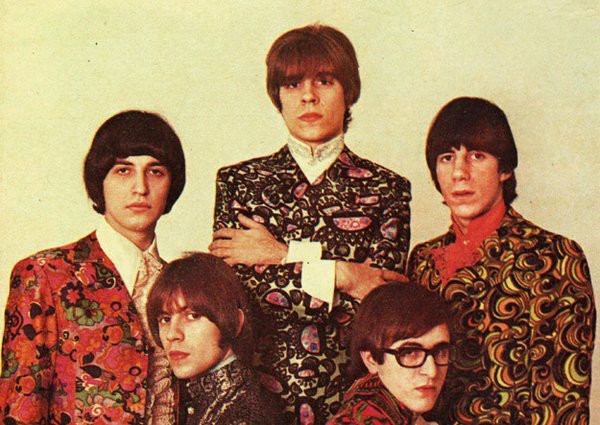 Argentine rock band Los Gatos in 1968, with psychedelic prints and British-inspired hairstyles.