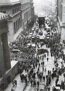 Crowd gathering at the intersection of Wall Street and Broad Street after the 1929 crash