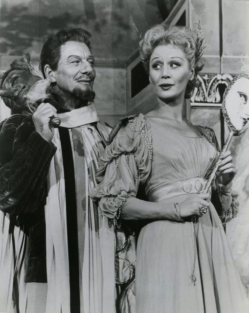 Promotional image of John Gielgud and Margaret Leighton in the 1959 Broadway production of Much Ado About Nothing