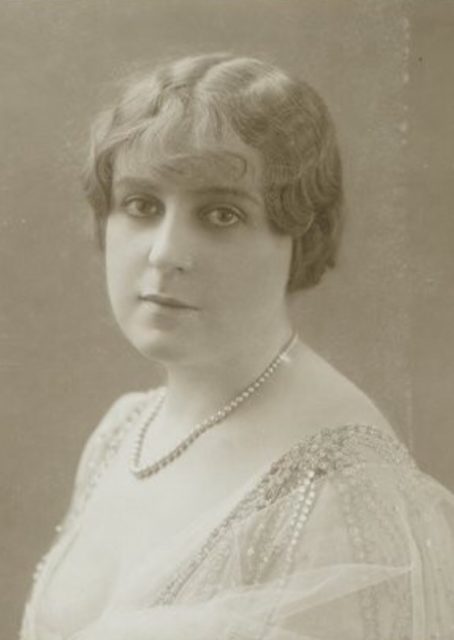 A photo portrait of Berthe Antonine Mayné (Madame de Villiers). Photo courtesy: Archives Nationales France