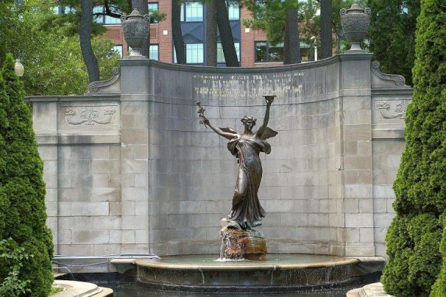 Memorial Fountain for Spencer Trask in Saratoga Springs. Photo by N-Lange.de CC BY SA 4.0