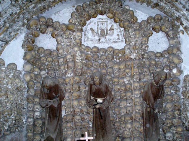 The remains of 4,000 friars adorn the ossuary of the Santa Maria della Concezione. Photo by Tessier~commonswiki CC BY 2.5