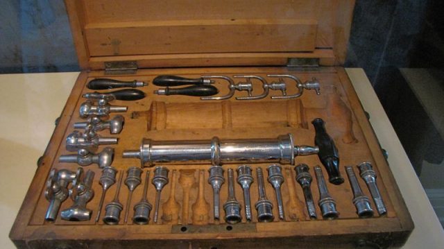 Embalming Kit. Photo by Concord CC BY-SA 3.0
