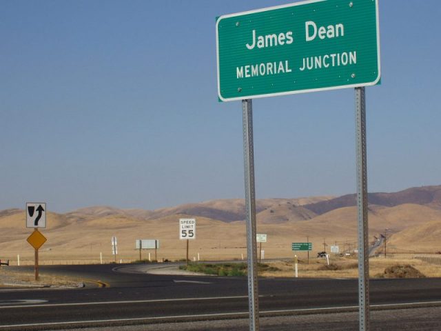 The location of Dean’s death, renamed “James Dean Memorial Junction.” Photo by Pflatau CC BY 2.5