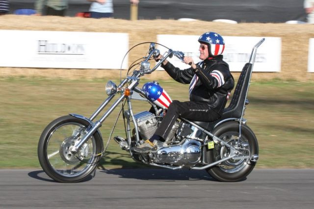 Peter Fonda riding Captain America. Photo by Brian Snelson CC BY 2.0