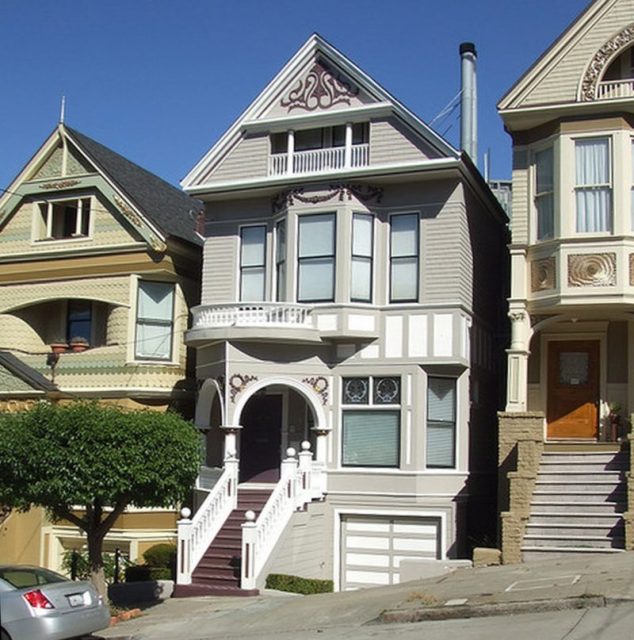 Janis Joplin’s house in Haight-Ashbury, San Francisco, California. She lived here in the 1960s. Photo by grahamc99 CC BY 2.0