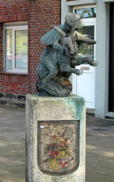 Statue of a goat rider on the marketplace in Schaesberg. Photo by Redfish71 CC BY-SA 3.0