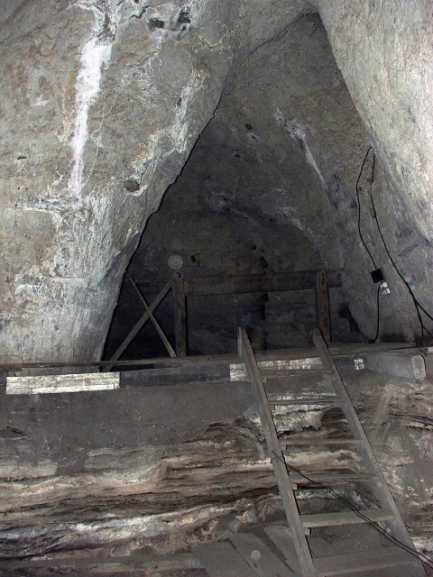 The interior of Denisova Cave. Photo by Демин Алексей Барнаул CC BY-SA 4.0