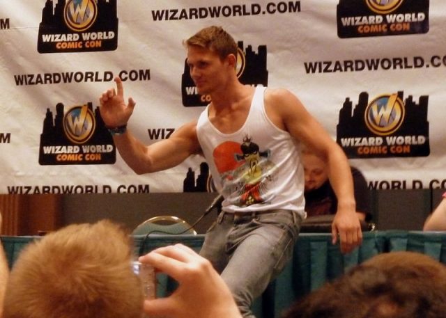 Jack Burton from Big Trouble in Little China Cosplay at Wizard World Chicago 2011. Photo by GabboT – 27 CC BY-SA 2.0