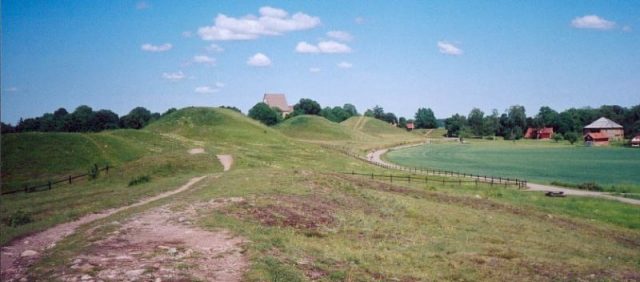 The Royal mounds of Gamla Uppsala in Sweden from the 5th and the 6th centuries. Originally, the site had 2000 to 3000 tumuli, but owing to quarrying and agriculture only 250 remain. Photo by OlofE CC BY-SA 3.0