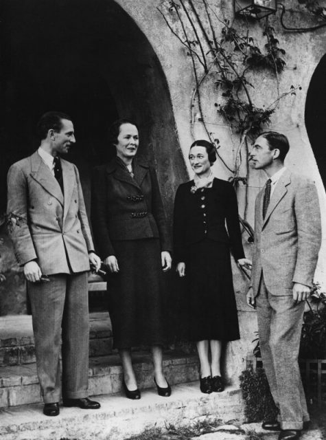 Herman Rogers; Katherine Rogers; Wallis, Duchess of Windsor; Peregrine Francis Adelbert Cust, 6th Baron Brownlow. Photo by Daily Express