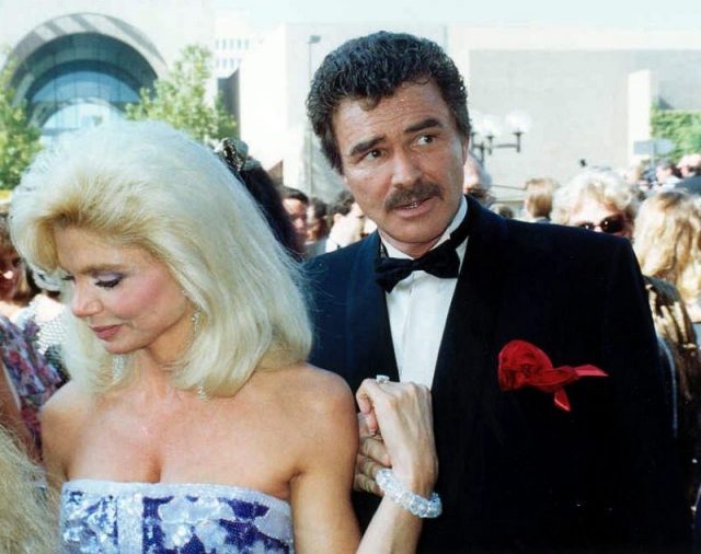 Reynolds and Loni Anderson at the 43rd Primetime Emmy Awards. Photo by Alan Light CC BY 2.0