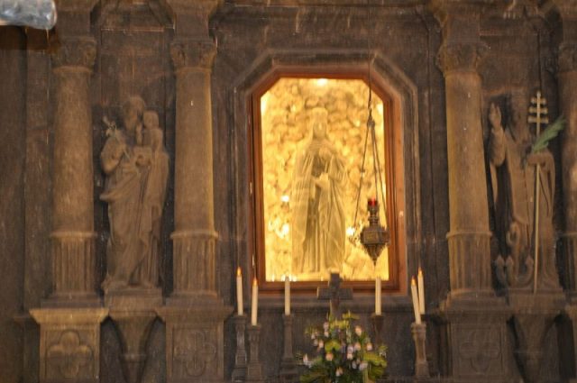 Saint Kinga of Poland’s altar in Wieliczka. Photo by Noaśka CC BY-SA 3.0 pl