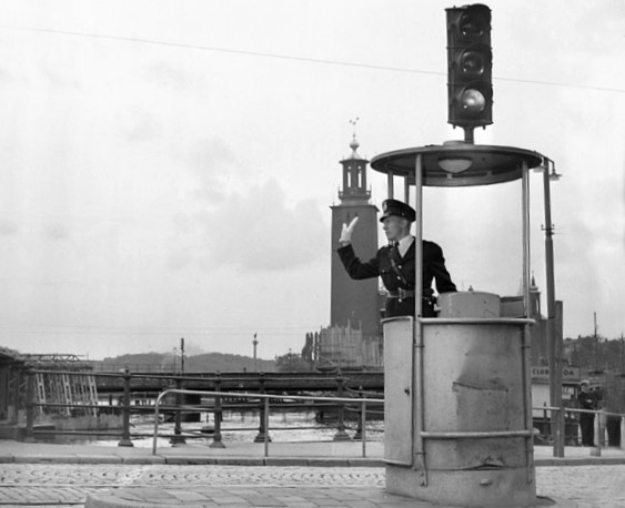 A traffic light in Stockholm in 1953.