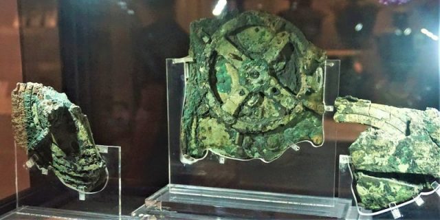 Antikythera Mechanism – National Archaeological Museum, Athens. Photo by Joy Of Museums CC BY SA 4.0