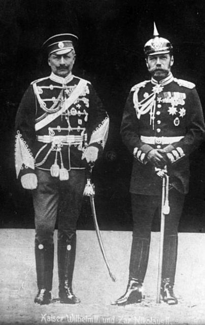 Wilhelm II with Nicholas II of Russia in 1905, wearing the military uniforms of each other’s army. Photo by Bundesarchiv, Bild 183-R43302 / CC-BY-SA 3.0