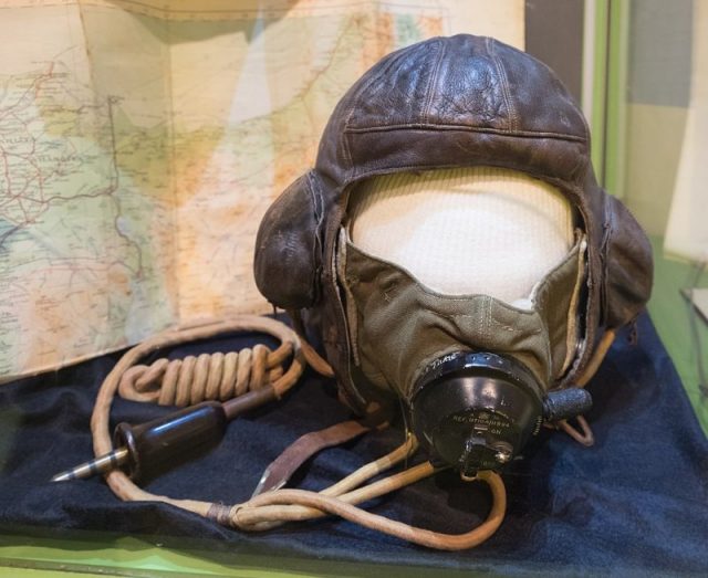 Dahl’s leather flying helmet on display in the Roald Dahl Museum and Story Centre in Great Missenden. Photo by DeFacto CC BY-SA 4.0