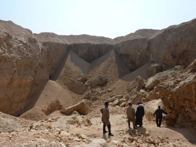 Main quarry (“Quarry P”) at Hatnub. Photo by Hannah Pethen CC BY-SA 2.0