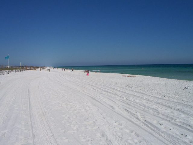The majority of filming was at Navarre Beach in Florida. Photo by The222 CC BY-SA 3.0