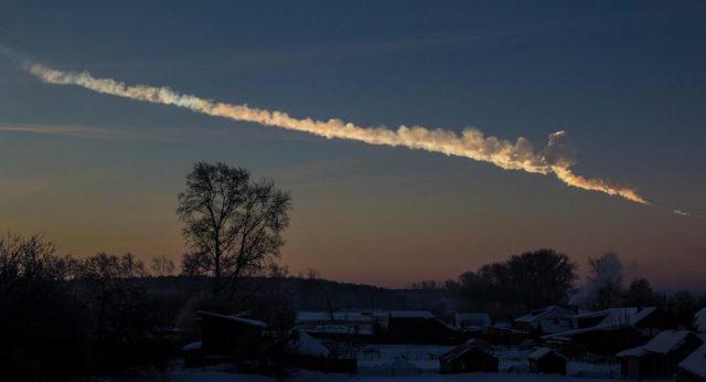 2013 Chelyabinsk meteor trace. Photo by Alex Alishevskikh CC BY-SA 2.0