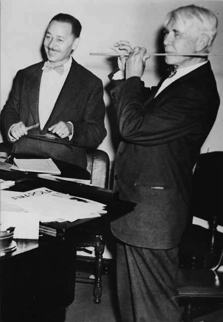 Henry Katzman and Carl Sandberg, September 1953. Photo by Bertha Katzman CC BY-SA 4.0