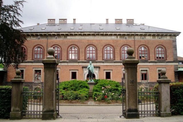 The Carlsberg Laboratory and in the foreground a statue of its founder, J.C. Jacobsen.