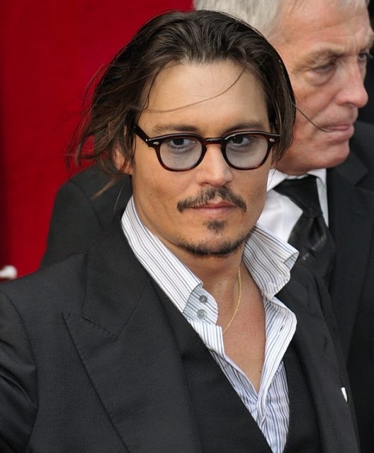 Johnny Depp during the Paris premiere of Public Enemies at the cinema UGC Normandie. Photo by nicogenin – cropped version of flickr.com CC BY-SA 2.0