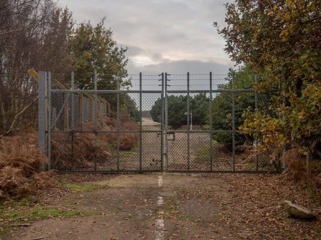 The East Gate at RAF Woodbridge, where the Rendlesham Forest UFO incident began. Photo by Taras Young CC BY-SA 4.0