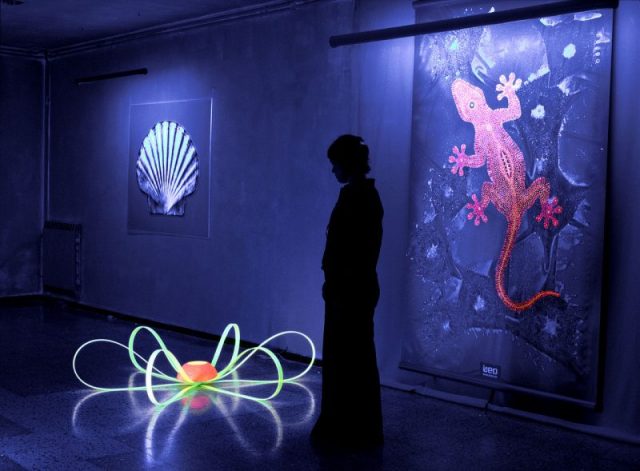 Luminous paint used in contemporary art. Photo by Beo Beyond CC BY-SA 3.0
