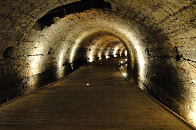 Templars Tunnel – Crusader Structure – Akko (Acre). Photo by Adam Jones CC BY SA 2.0