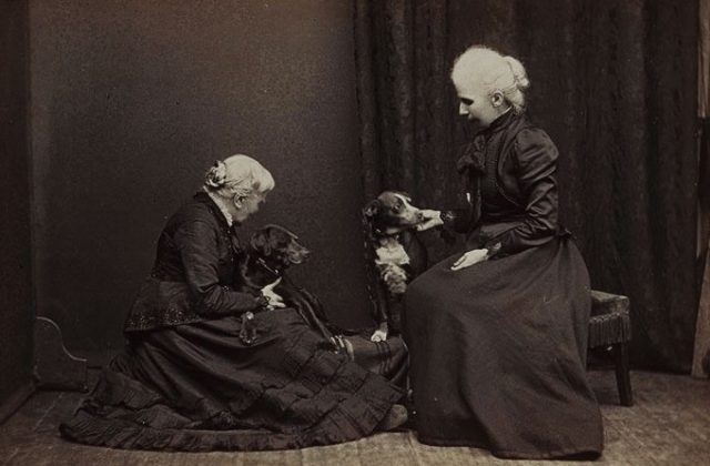 Elizabeth Blackwell with her adopted daughter Kitty, 1905. Courtesy of Blackwell Family Papers, Schlesinger Library