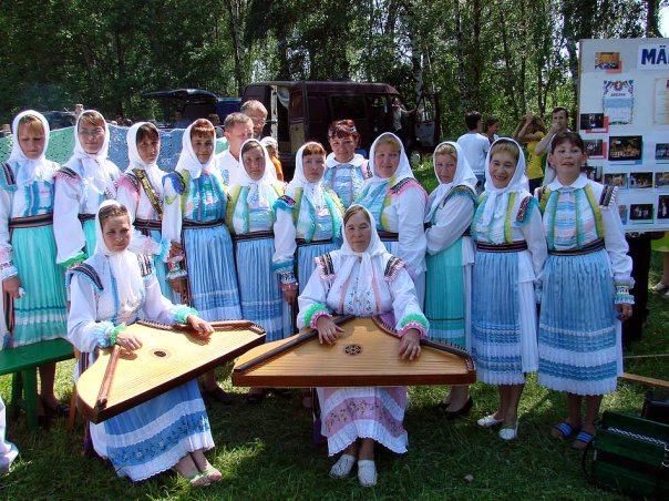Folk ensemble, Mari El, Russia. Photo by T.Kuzmina CC BY 3.0