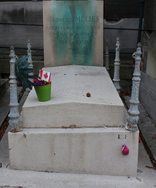 Père-Lachaise. Photo by Pierre-Yves Beaudouin CC BY-SA 3.0