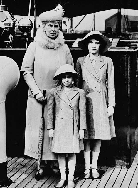 Margaret (front) with her grandmother Mary and sister Elizabeth, May 1939