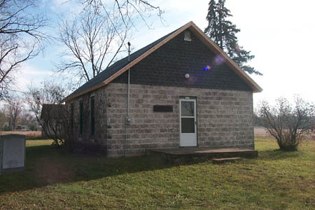 Strangite church building in Voree, Wisconsin (2005). Photo by John Hamer CC BY-SA 3.0