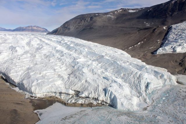 Taylor Glacier, Antarctica. Photo by Eli Duke – Flickr CC BY-SA 2.0