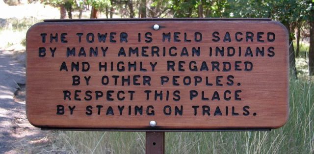 A sign informs visitors of the Native American heritage. Photo by Ildar Sagdejev CC BY-SA 4.0