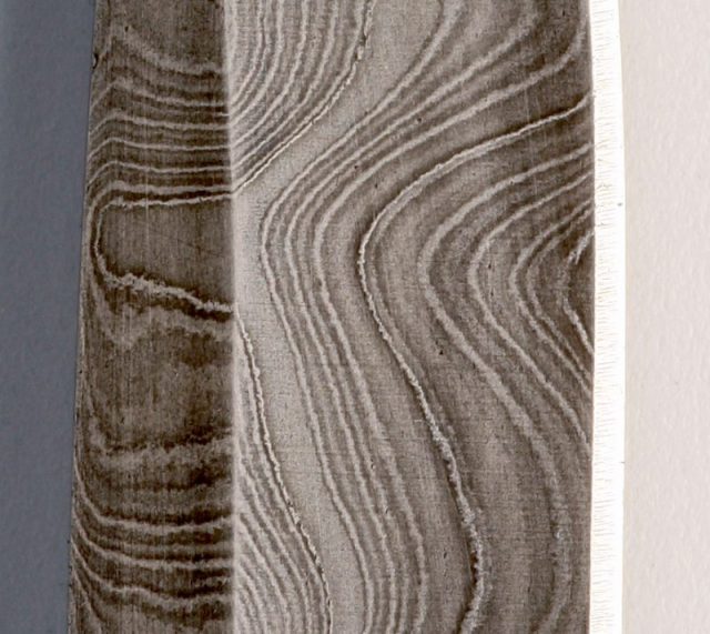 Pattern on modern ‘Damascus knife’. Photo by Soerfm CC BY-SA 4.0