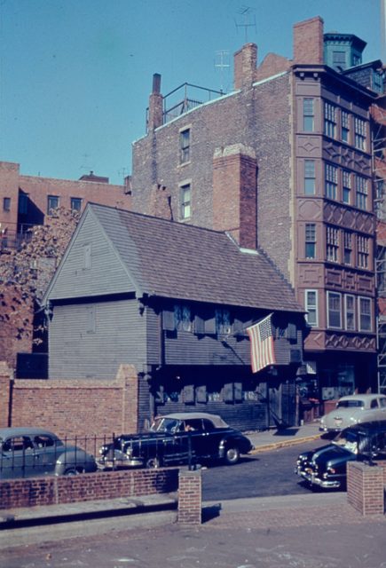 Boston, Massachusetts, USA, 1957. Street scene at the North Square in Boston with the Paul Revere House