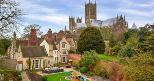 Lincoln cathedral mansion