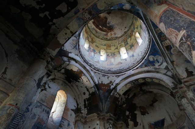 Frescoes inside the Church of Saint Gregory of Tigran Honents. Teo Romera – CC BY 2.0