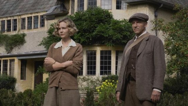 Carey Mulligan and Ralph Fiennes as Edith Pretty and Basil Brown in The Dig. Credit: Netflix