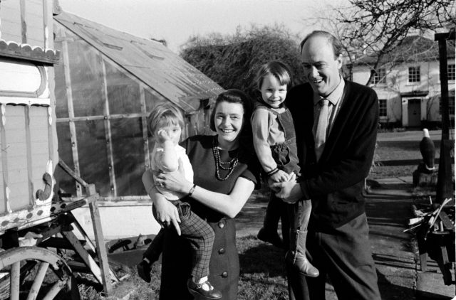 Author Roald Dahl with wife Patricia Neal and children Lucy and Orphelia. 31st January 1968.