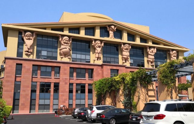 Dwarfs from Snow White immortalized at Disney Studios