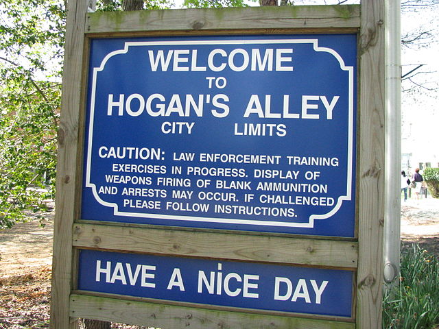 Welcome sign at the entrance of Hogan's Alley
