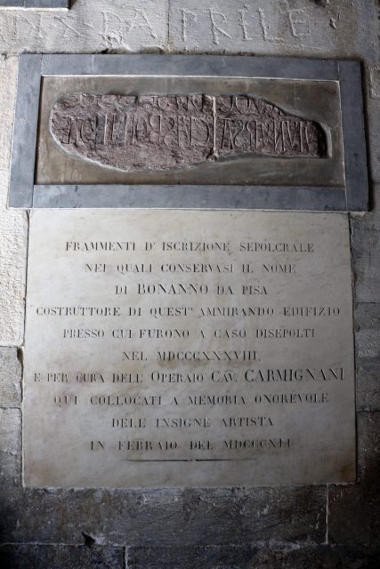 Bonanno Pisano's inscription in the Leaning Tower of Pisa with later explanatory note.